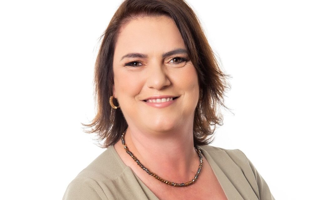 Raquel Zanolla é Reeleita Presidente da OAB Timbó Raquel Zanolla é Reeleita Presidente da OAB Timbó