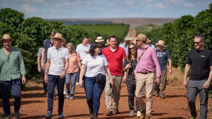 Feira de recrutamento: Blumenau Conecta Alemanha busca profissionais para trabalhar no país europeu