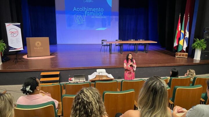 Encontro em Timbó discutiu Acolhimento Familiar para crianças e jovens