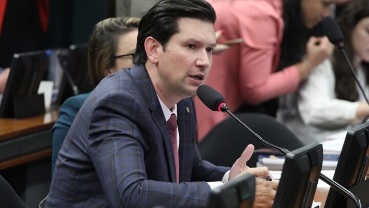 Deputado Gilson Marques envia mais de R$ 2,7 milhões em emendas para cidades do Médio Vale do Itajaí