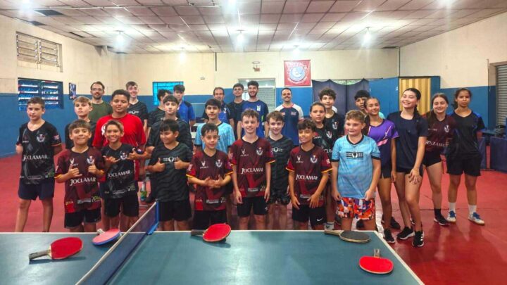 Tênis de Mesa de Timbó realiza intercâmbio com equipe de Blumenau como preparação para temporada 2025