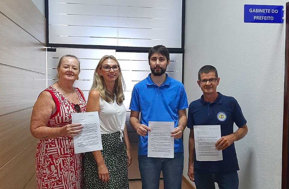 Sindicatos Entregam Ofício à Prefeitura de Timbó Reivindicando Conferência de Saúde do Trabalhador Sindicatos Entregam Ofício à Prefeitura de Timbó Reivindicando Conferência de Saúde do Trabalhador