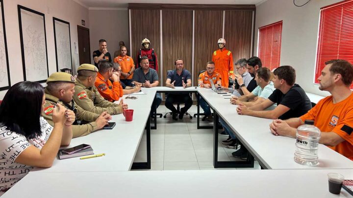 Defesa Civil de Timbó fortalece integração e preparação para situações de emergência