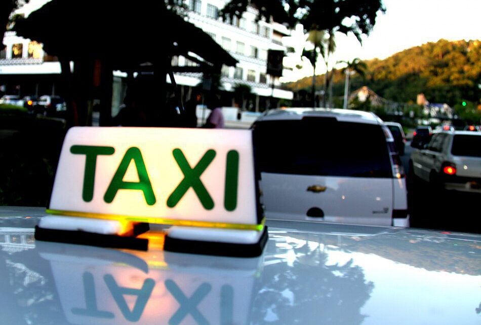 Câmara de Blumenau aprova ampliação da idade dos veículos para ingresso no serviço de táxi Câmara de Blumenau aprova ampliação da idade dos veículos para ingresso no serviço de táxi