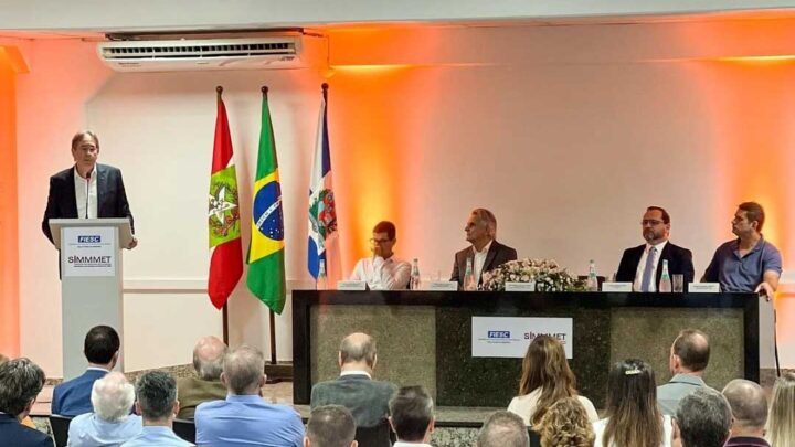 Timbó firma parceria com o Sistema S para implantação de contraturno escolar na Rede Municipal