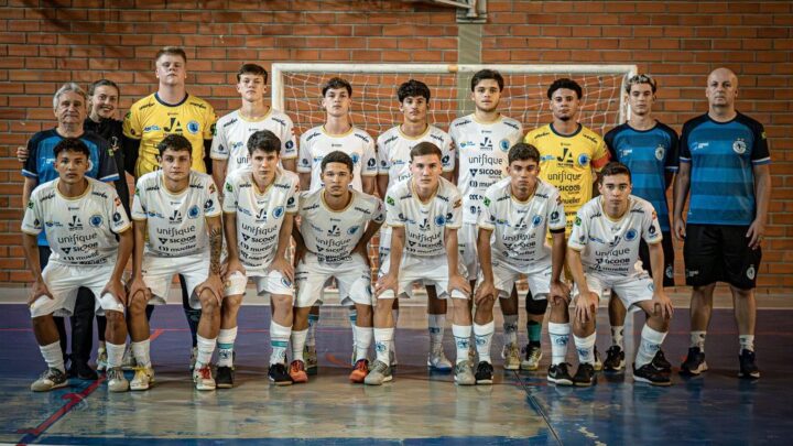 Associação Timbó Futsal é campeã da etapa Micro dos Joguinhos Abertos de Santa Catarina 2025 de forma invicta