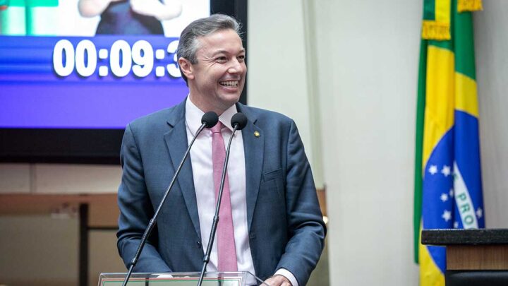 Deputado Napoleão Bernardes anuncia mais R$ 13 milhões em investimentos para o Vale Europeu