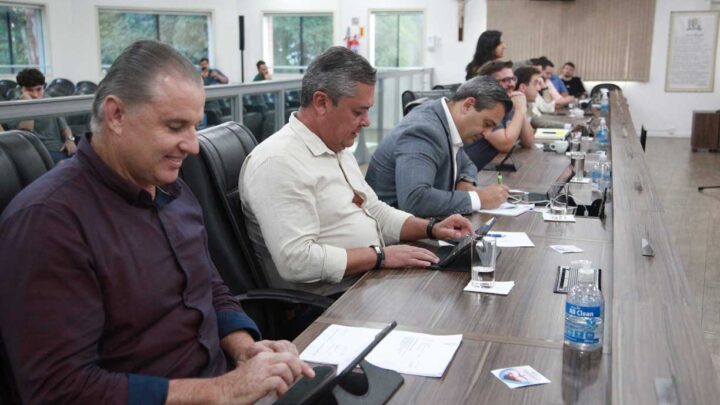 Aprovado projeto que altera Código de Posturas de Blumenau para ampliar bloqueio de acesso a lotes baldios