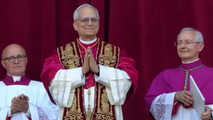 Habemus Papam: Cardeal Robert Prevost é eleito Papa Leão XIV e promete uma Igreja de paz e diálogo