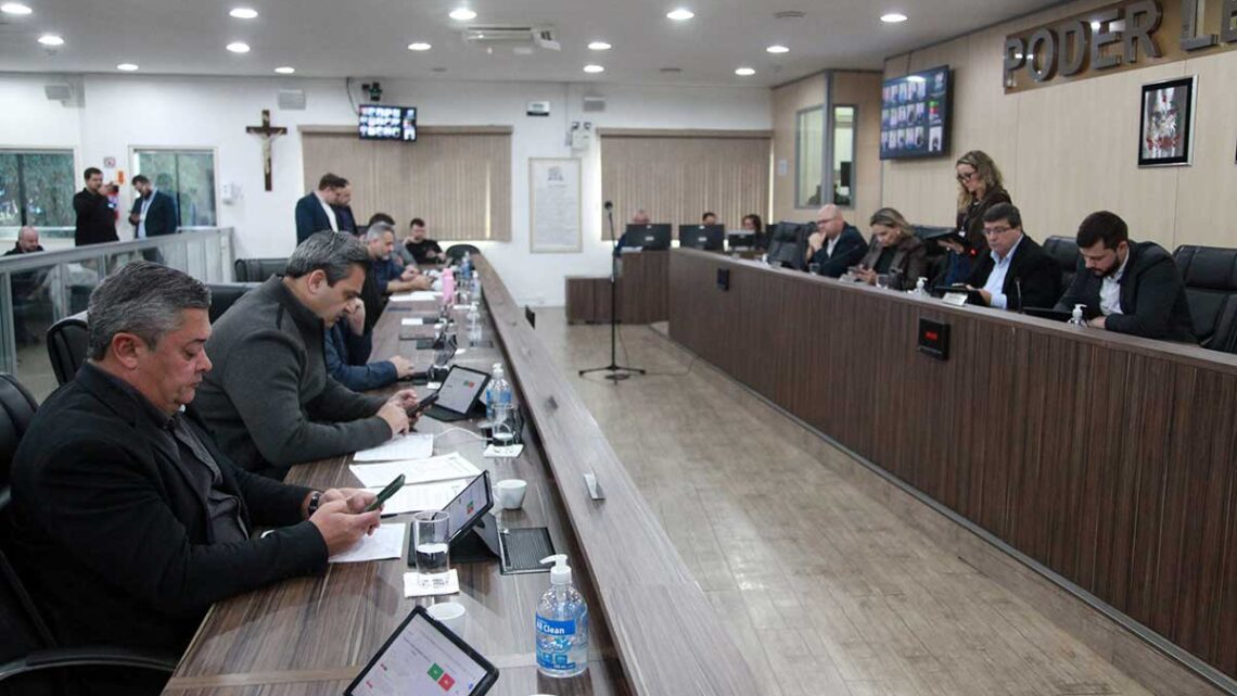 Câmara de Blumenau – Vereadores aprovam instalação de câmeras nas escolas municipais