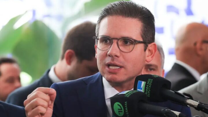 Política – Câmara vai declarar perda do mandato de Zambelli, diz Motta