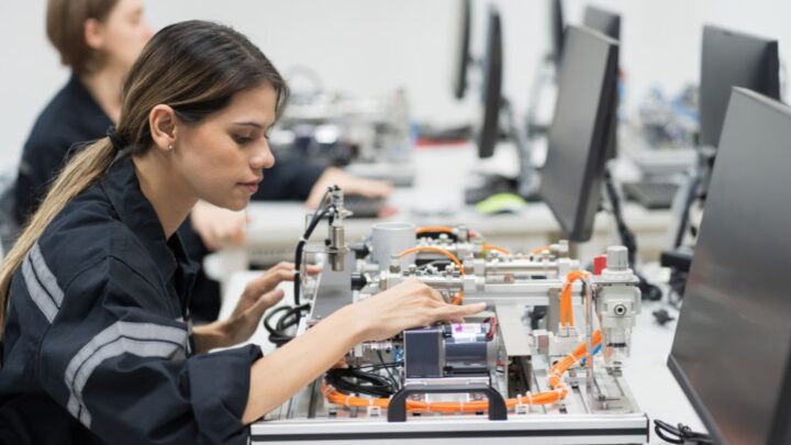 Prefeitura de Timbó e SENAI abrem matrículas para curso de Iniciação Profissional em Mecatrônica