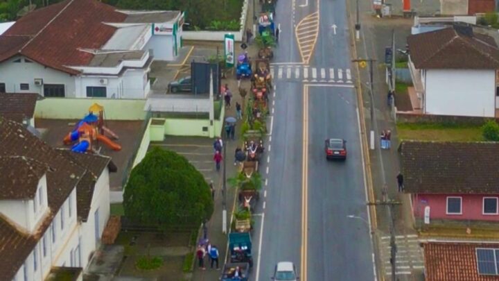 39ª Festa do Colono e Motorista de Rodeio destaca resgate do desfile e grande participação popular