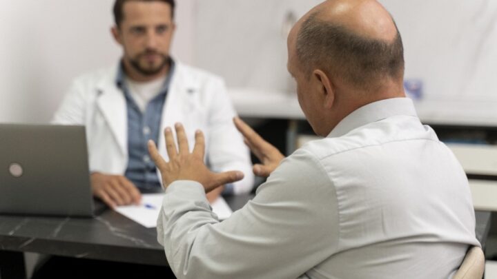 Urologistas alertam para riscos da andropausa, doença que causa queda da testosterona