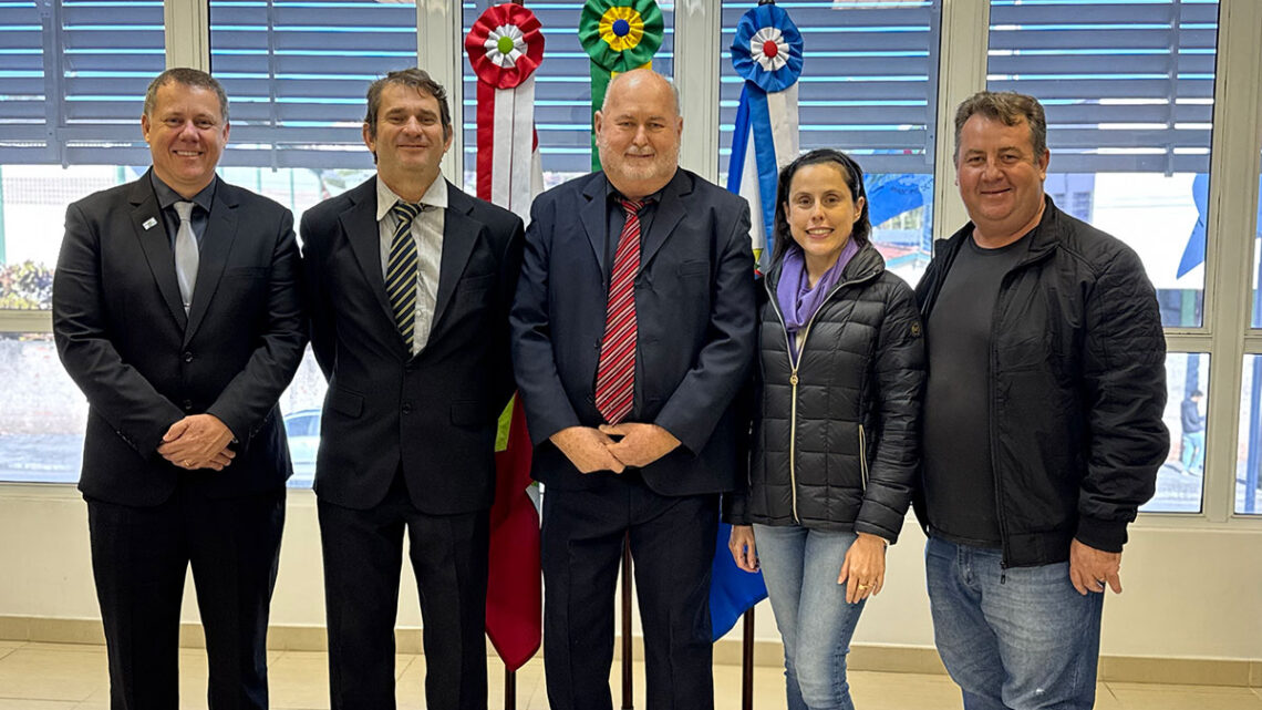 Rubens Borchardt toma posse na Câmara de Timbó para período de cinco meses