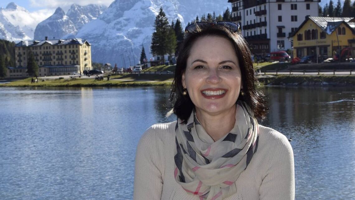 Primeira Brasileira eleita Vereadora na Itália encerra mandato histórico e reforça vínculos com o Brasil