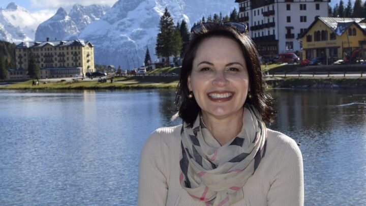 Primeira Brasileira eleita Vereadora na Itália encerra mandato histórico e reforça vínculos com o Brasil