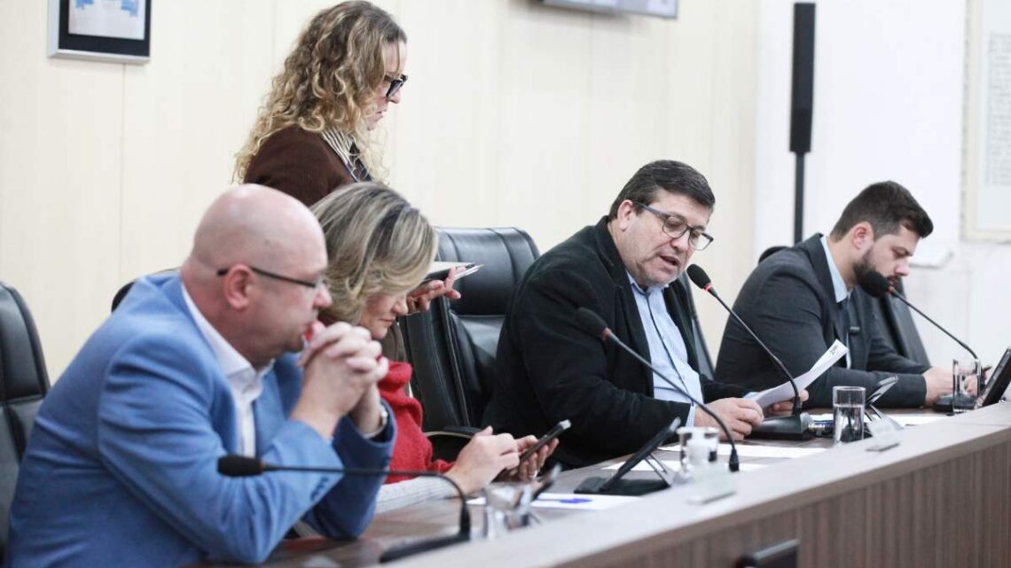 Câmara de Blumenau aprova requerimento para esclarecimentos sobre lotação e gratificação de servidor público