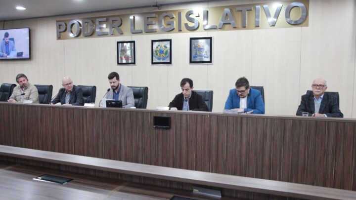 Câmara de Blumenau – Empresas são ouvidas pela CPI sobre sistema de esgotamento sanitário e consultoria econômica