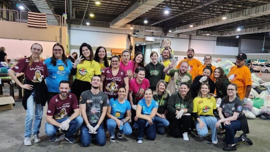 Reta final da Gincana Cidade de Blumenau arrecada alimentos, roupas e cobertores