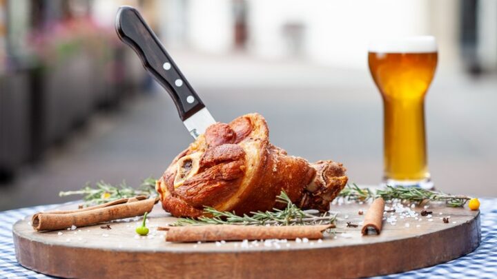 A Oktoberfest Blumenau (SC) já começou: a um mês do evento, negócios intensificam produção