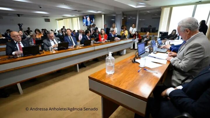 Comissão do Senado aprova isenção do IR para quem ganha até R$ 5 mil