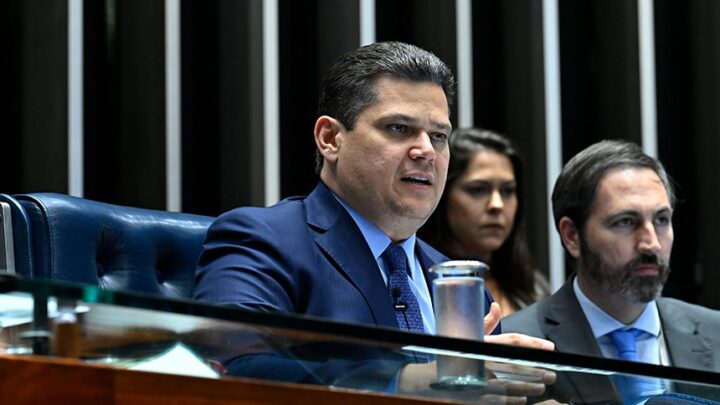 Davi Alcolumbre manda arquivar PEC 3/2021 (PEC da Blindagem)