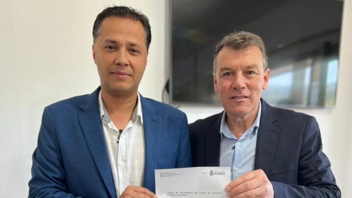 Prefeito de Rodeio se afasta para missão oficial na Itália; vice Lucas Noriller assume interinamente