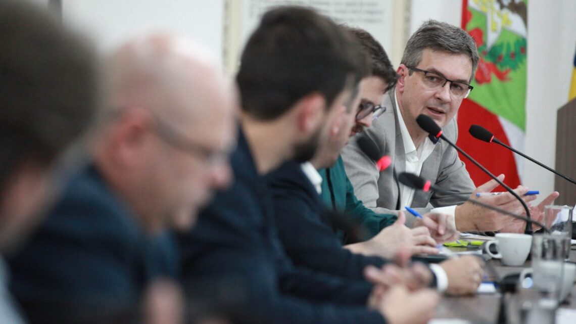 CPI do Esgoto aponta fragilidades em contrato e discute redução de tarifa não aplicada em Blumenau