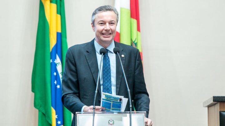 “Documento em casa”: Alesc aprova envio de documentos, como CNH e RG, pelos Correios