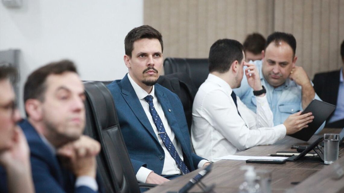 Câmara de Blumenau aprova projeto que veda apoio a entidades que incentivem invasões de propriedades