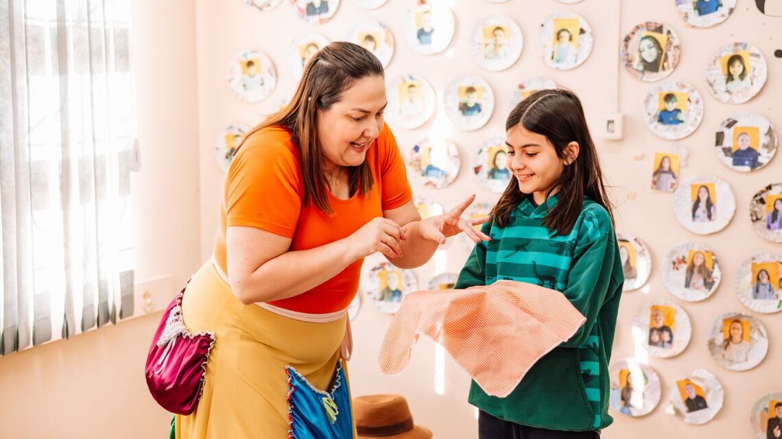 Circulação de contação de histórias da artista Gilmara Goulart chega a Blumenau neste domingo (12)