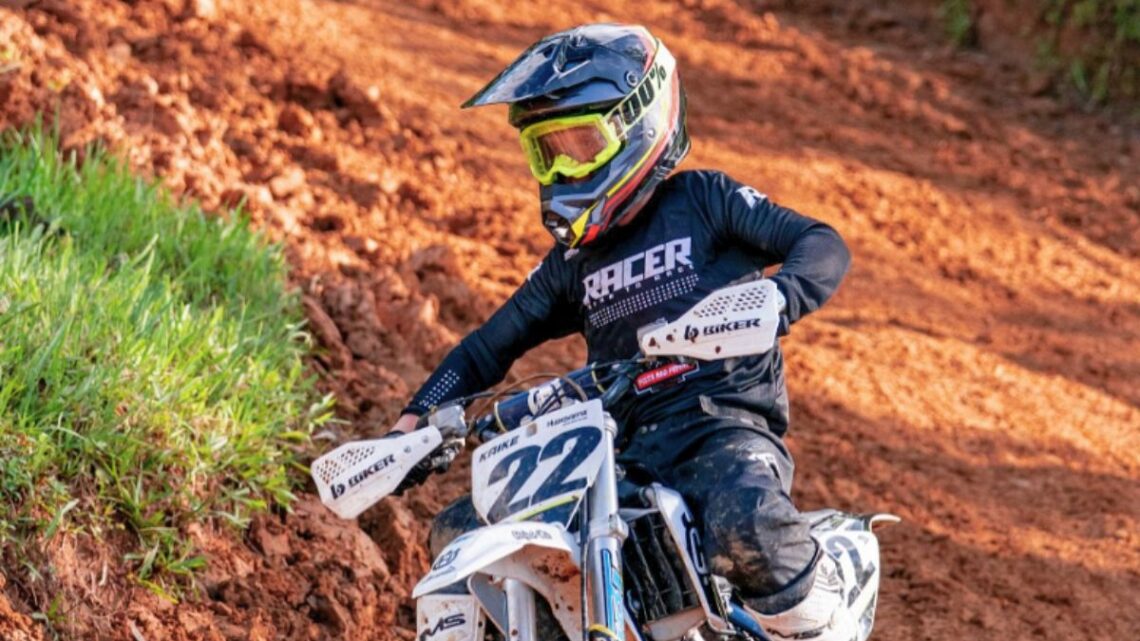 Velocross: Atleta de Benedito Novo ‘voa’ na pista e conquista o título catarinense