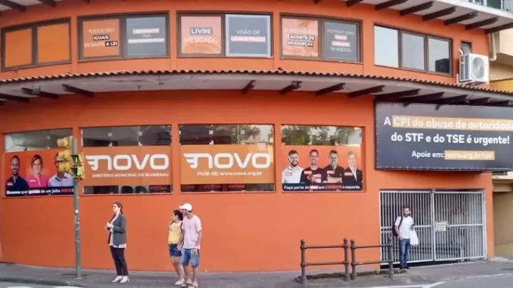 NOVO de Blumenau suspende filiação de Roberto Fritzke