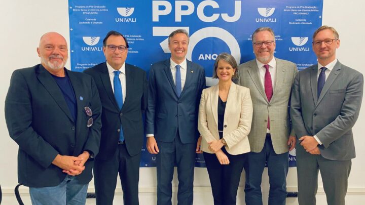 Deputado Napoleão Bernardes conclui doutorado com tese sobre papel global das cidades