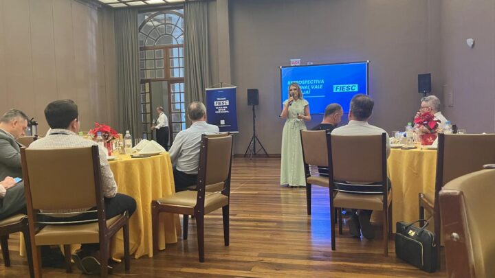 IA marca última reunião da Regional Vale do Itajaí da FIESC