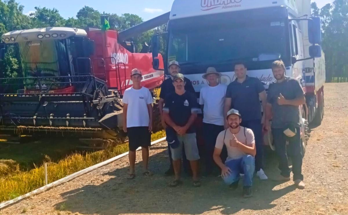 Secretaria de Agricultura de Benedito Novo participa da Abertura Oficial da Colheita do Arroz em SC