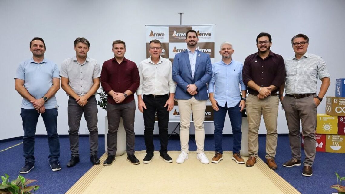 André Vechi assume AMVE com foco em mobilidade e inovação