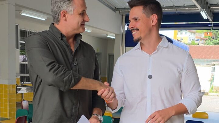 Emenda parlamentar de R$ 536 mil garante parquinhos para dez CEIs de Blumenau