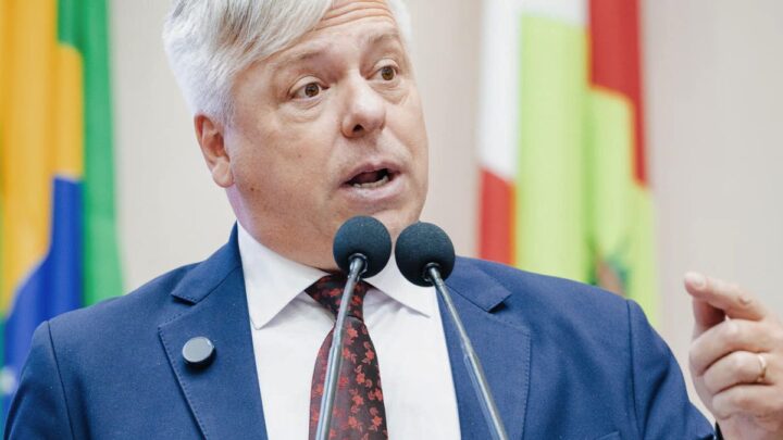 CCJ da Alesc aprova nova tabela salarial de professores em SC