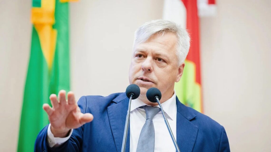 Deputado Fabiano da Luz cobra do governador Jorginho Mello redução do ICMS sobre os combustíveis