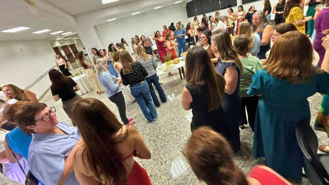 Programação do Delas Day reúne mais de 100 mulheres em noite de público recorde em Timbó Programação do Delas Day reúne mais de 100 mulheres em noite de público recorde em Timbó