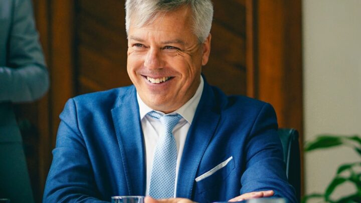 Deputado Fabiano da Luz participa de apresentação de acordo histórico para produção de medicamentos contra o câncer em SC