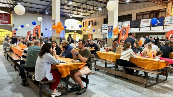 Tradicional macarronada do NOVO volta a reunir filiados e apoiadores em Blumenau
