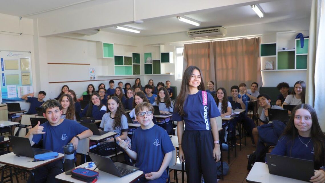 Alunos do Colégio Salvatoriano Fátima visitam Defesa Civil de Blumenau nesta sexta-feira