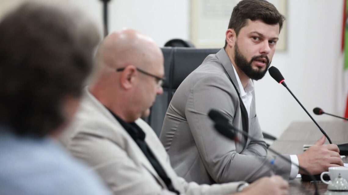 Ministério Público abre inquérito após relatórios da CPI do Esgoto em Blumenau Ministério Público abre inquérito após relatórios da CPI do Esgoto em Blumenau
